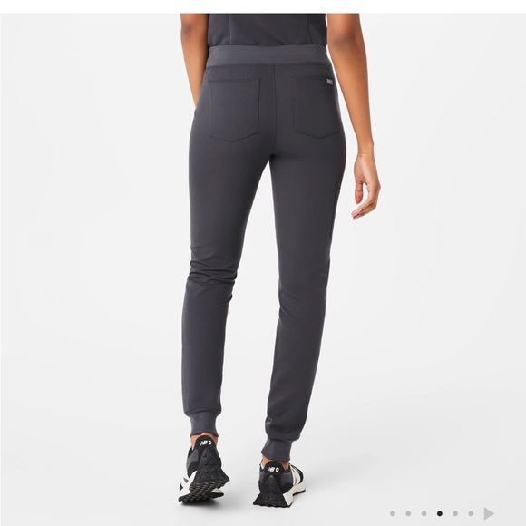 Figs Charcoal Scrub Set - Picture 7 of 8